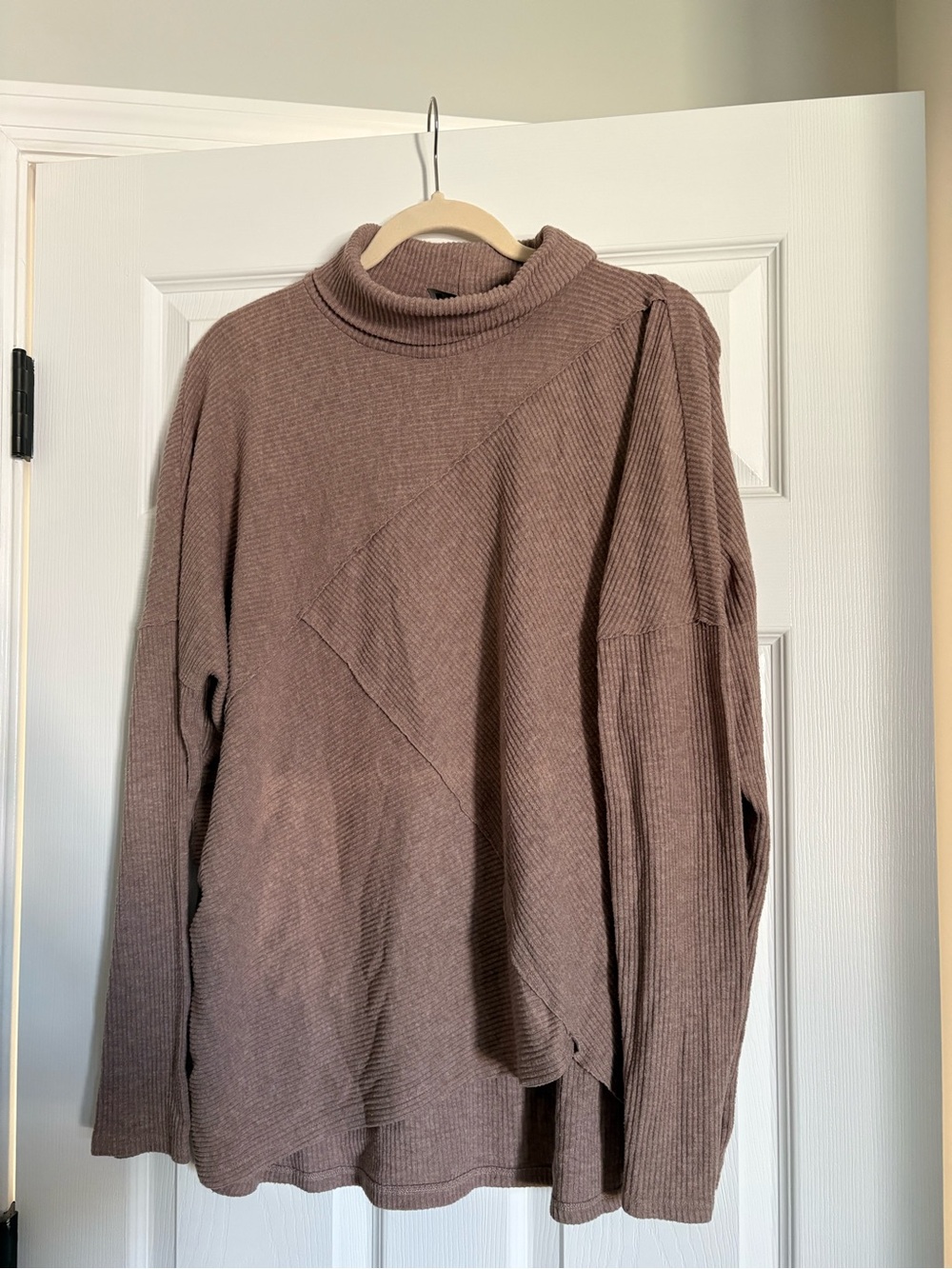 H by bordeaux Ribbed Mock Neck Sweater